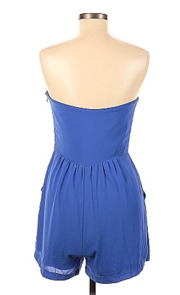 Express Ruffle Front Romper - Picture 2 of 3
